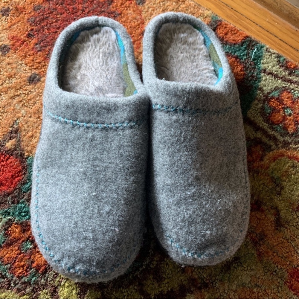 Women's Dearfoams Felt X-Stitch Clog Slippers